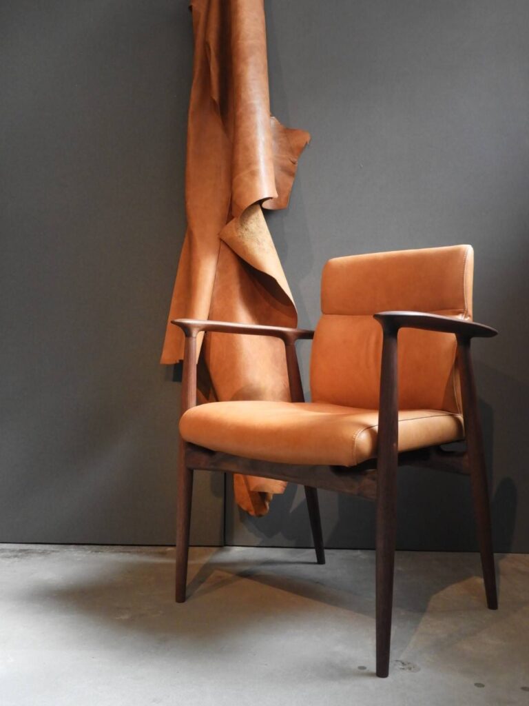 SALE／60%OFF】 グランピエ 伝統的な椅子 木と山羊革 座椅子 ...